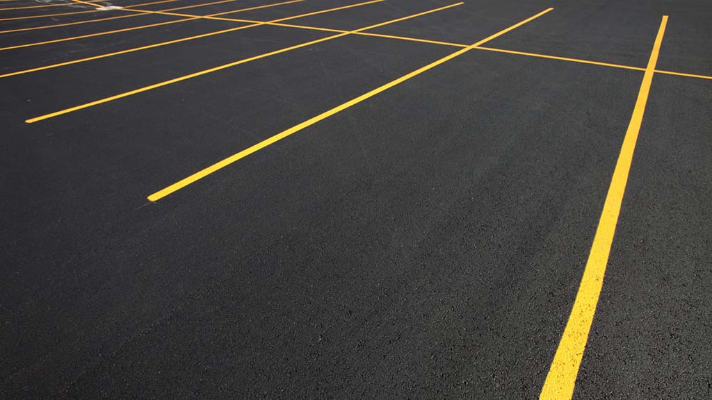 Parking lot sealcoating and parking lot striping in Palm Harbor FL